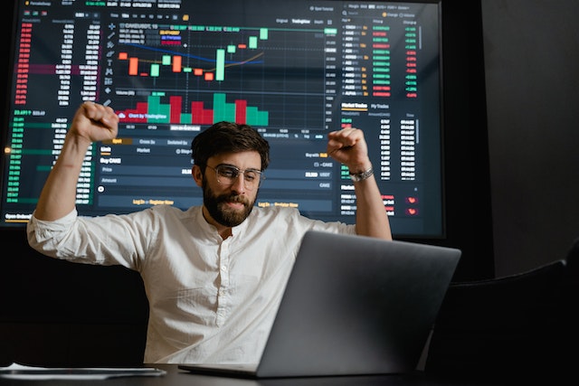 broker